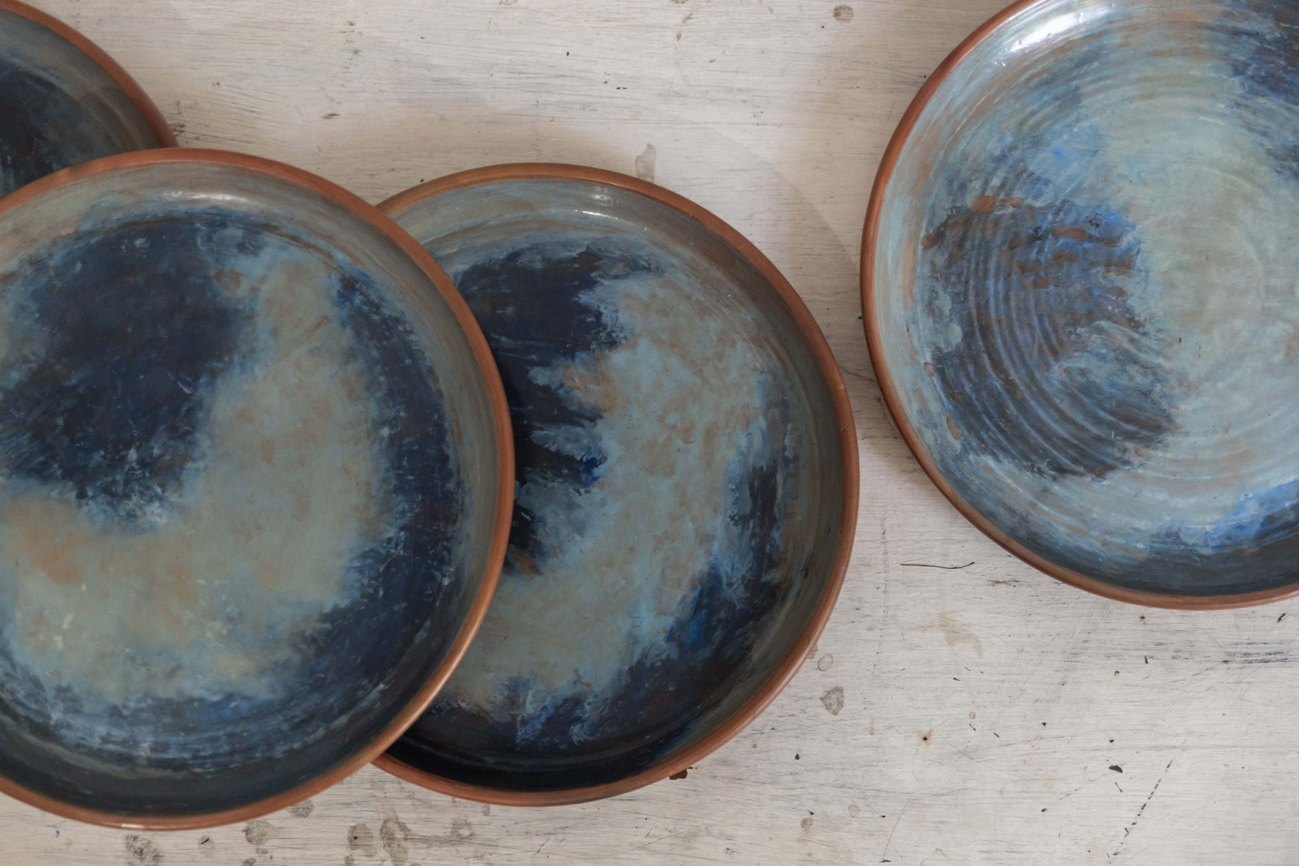 Set de Vajilla 1 persona – 3 platos de barro, color gama azul y verde  cromo, Hecho a mano, piezas únicas, sin plomo. - Barro Es